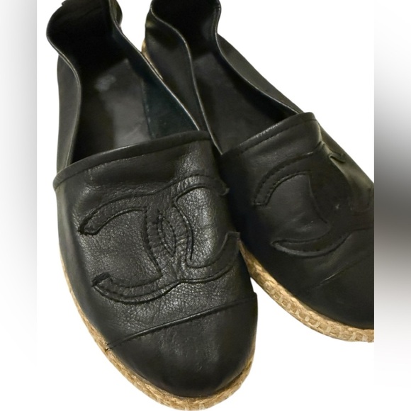 A beautiful, soft leather, flat shoes, and a great condition - Picture 1 of 11